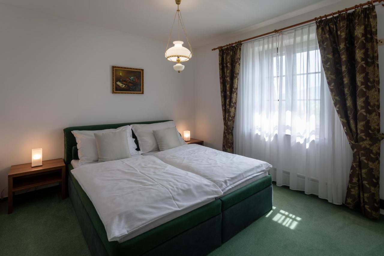 Hotel Zamecek Pod Hradem Stary Jicin 111 Екстер'єр фото